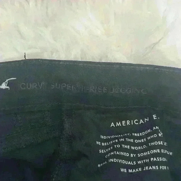 American Eagle The Dream Jean Curvy Super High Rise Distressed Jegging Size 6 - Picture 12 of 13